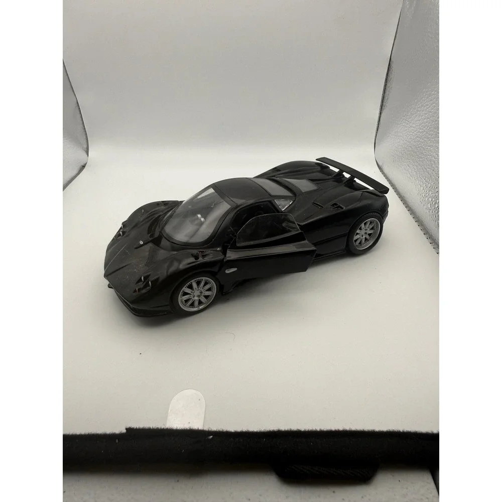 Motormax Pagani Zonda F Black 1:24 Scale Diecast Model Car 73369D Opening Doors